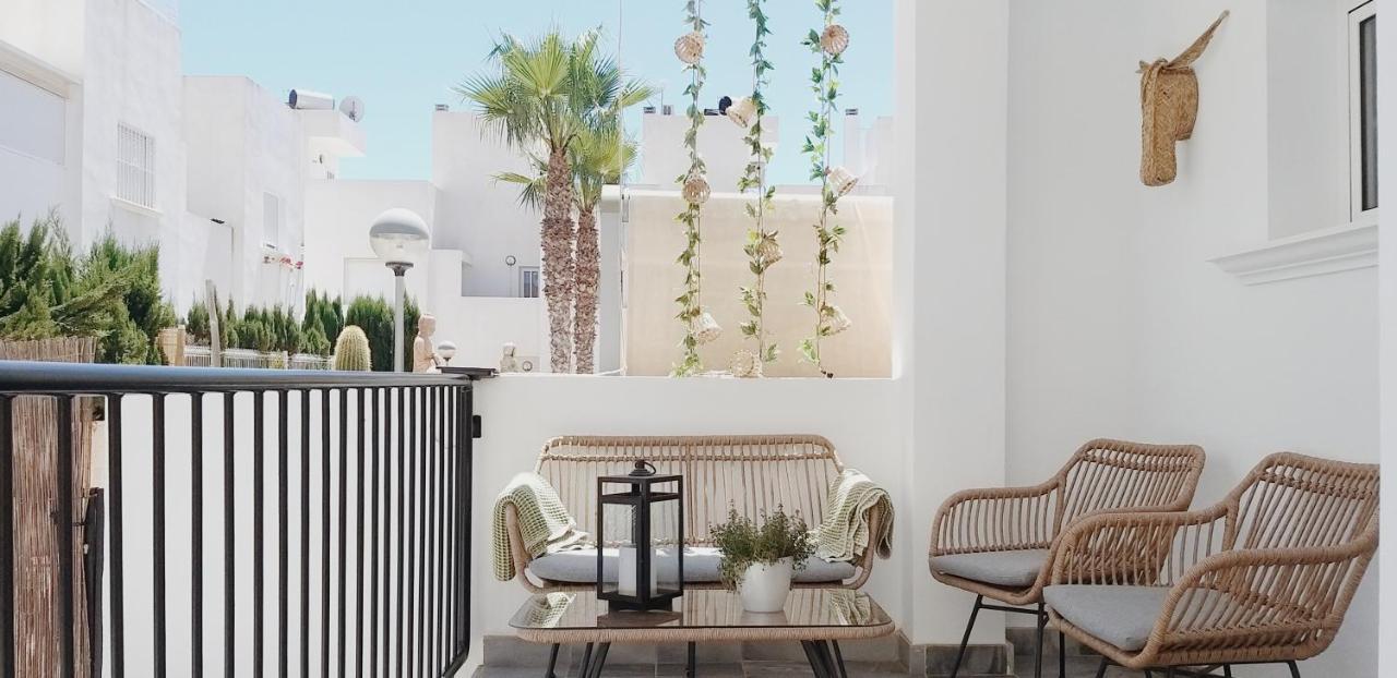 Modern Townhouse In Torrevieja, Costa Blanca 아파트 외부 사진